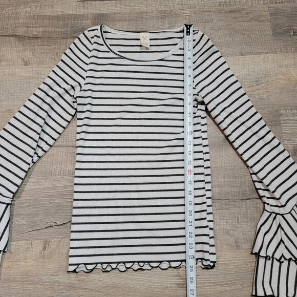 Free People We the Free Good Find Striped Bell Sleeve Shirt Size Medium Ruffle - Picture 7 of 8
